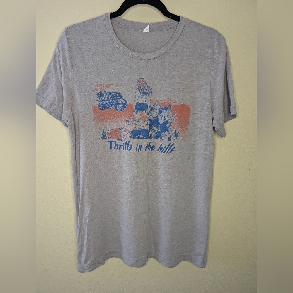 Casual-comedy Gray Graphic Tee size medium Brand Unkown